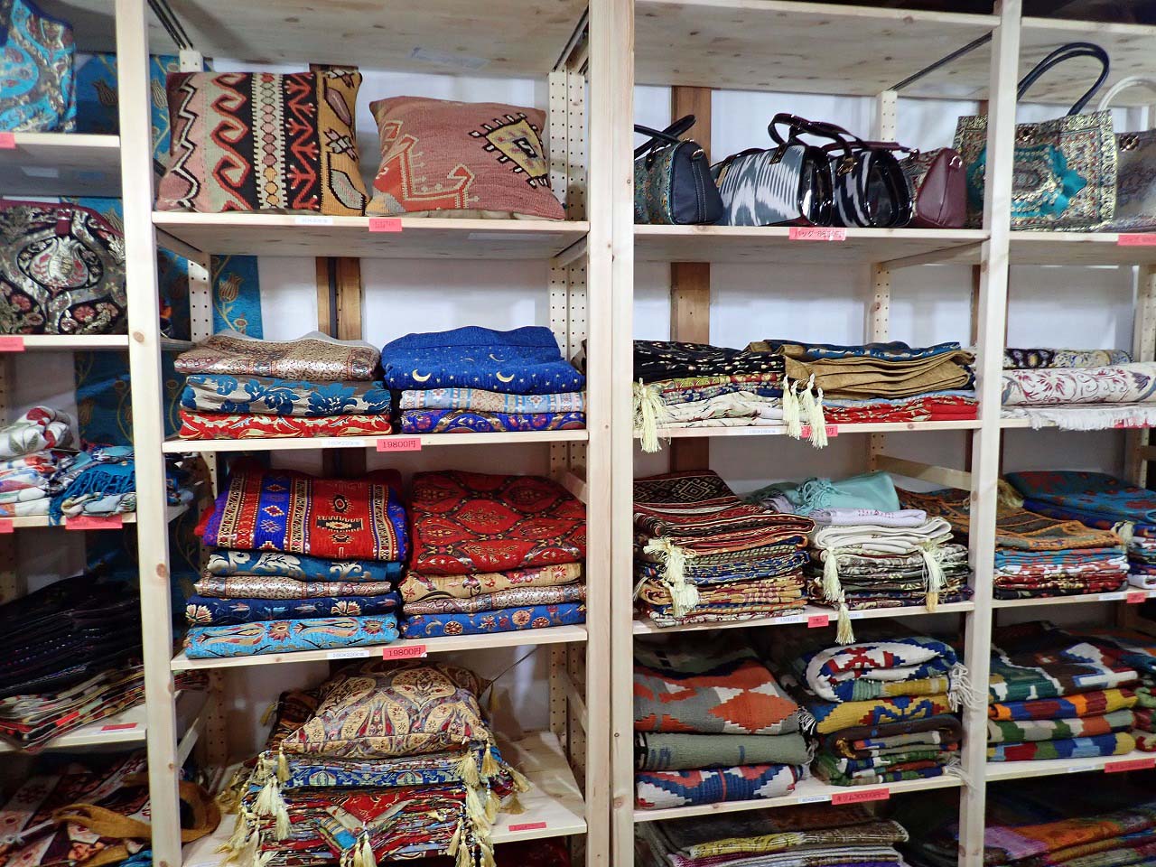 川越のトルコ雑貨店『トルコバザール』の織物