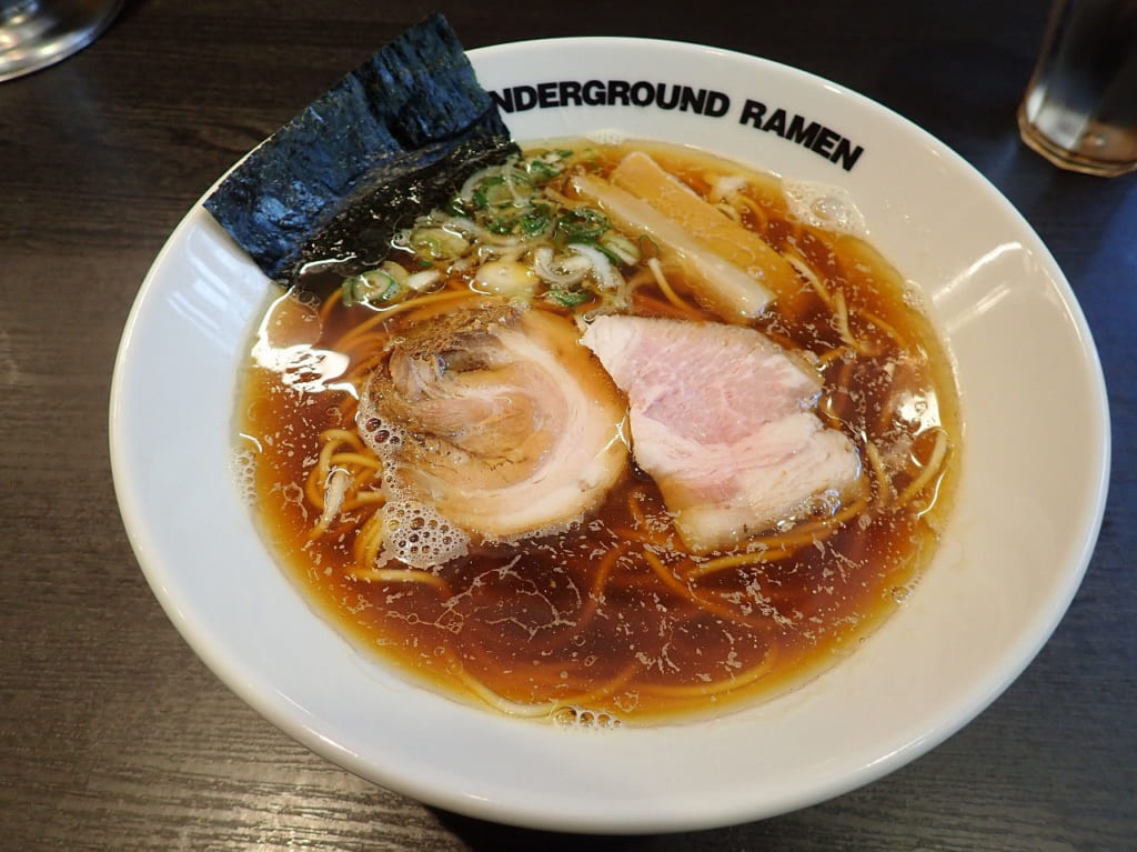 川越のラーメン屋さん『アンダーグランド ラーメン』の醤油ラーメン