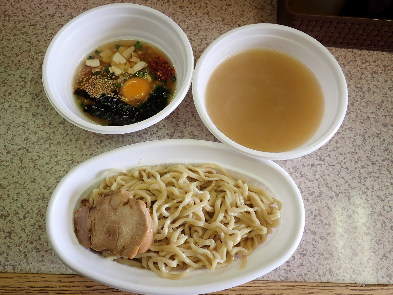 ガツンと美味しい『勇成ラーメン 本店』の油つけめん