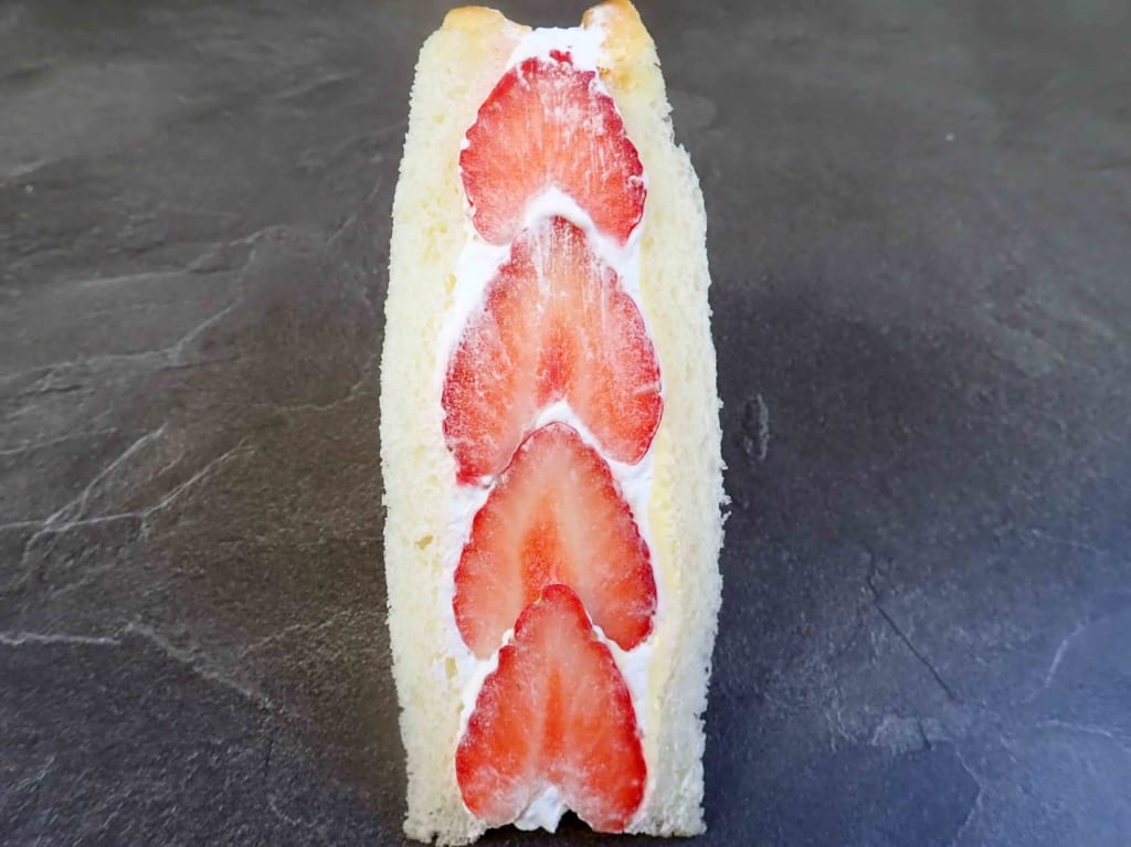 『』の「いちごサンド」