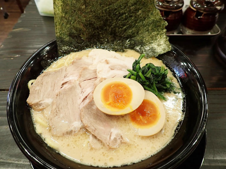 『横浜家系ラーメン 濃厚