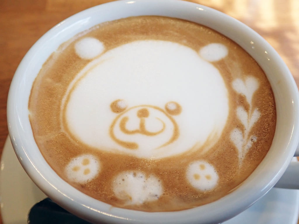 ラテアートがかわいらしい川越のカフェ『HYBRID』