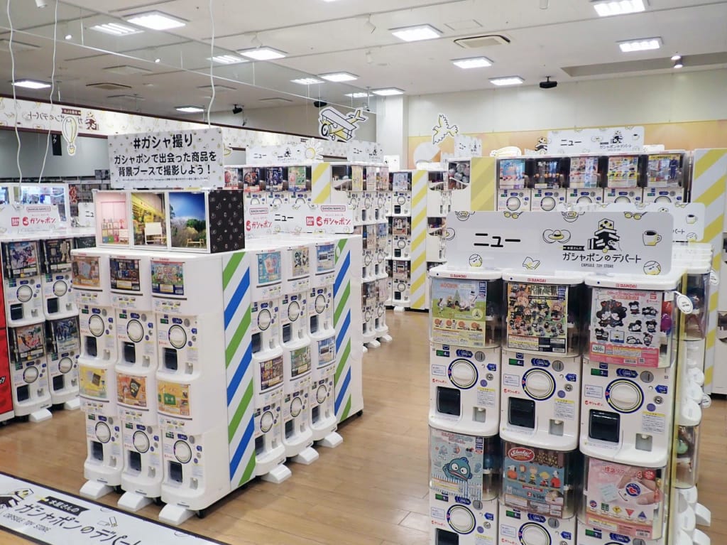 12月に『QLuRi川越店』にオープンした「ガシャポンのデパート」