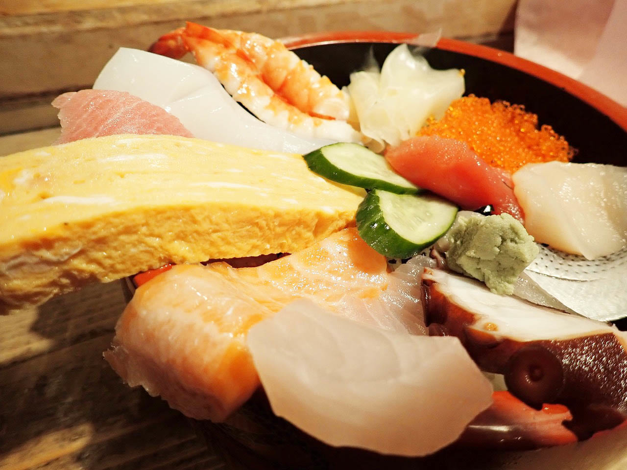 ランチの海鮮丼がお得で美味しい『笹寿司』