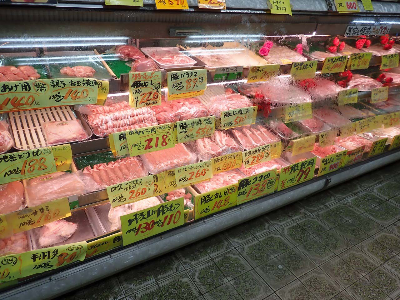川越のレトロな精肉店『肉の萩原支店』