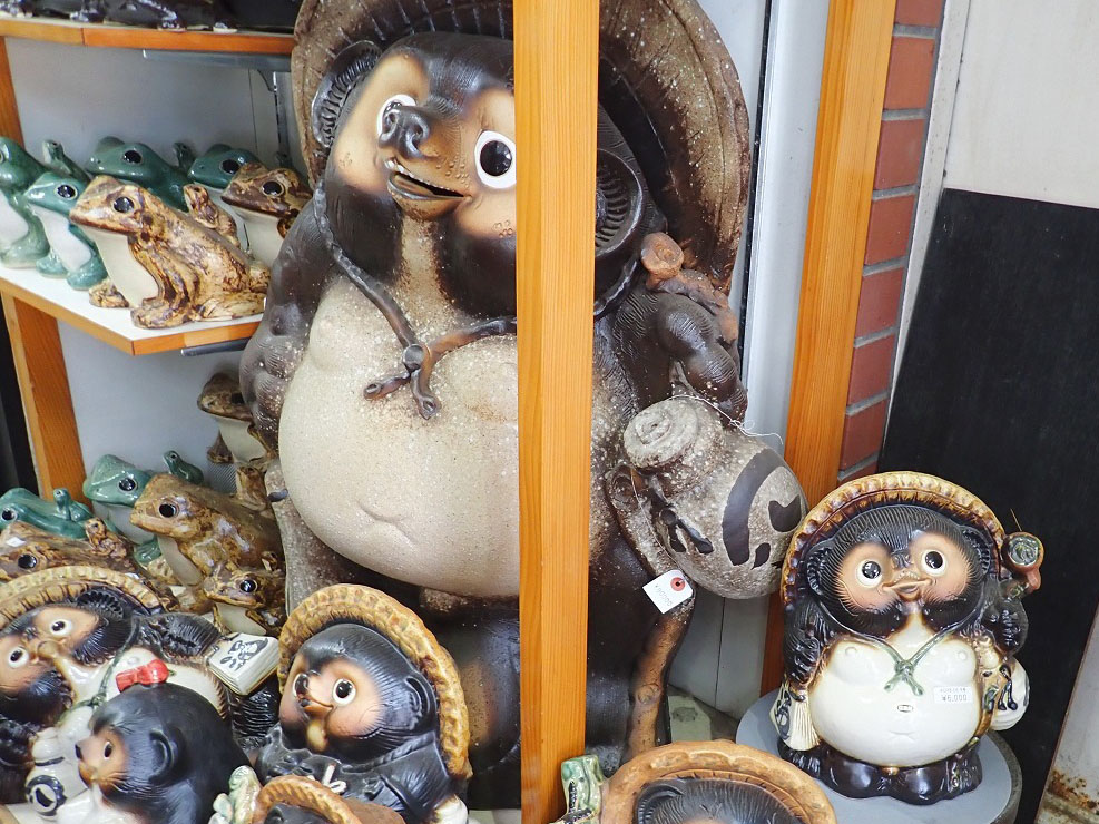 川越の商店街にある瀬戸物の老舗『大澤陶器店』