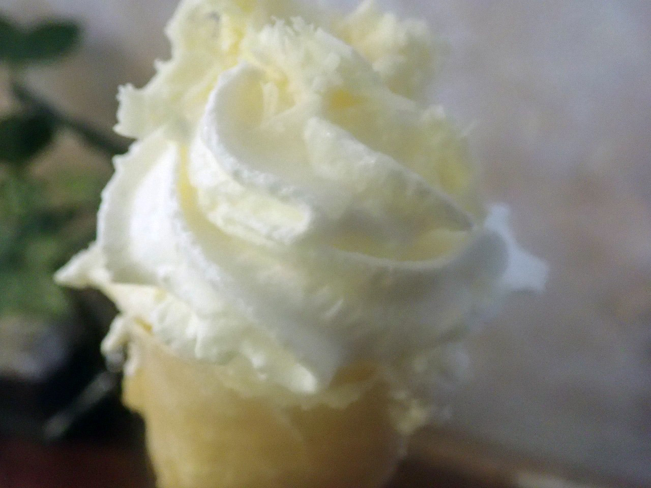 「白いチョコミントクレープ」