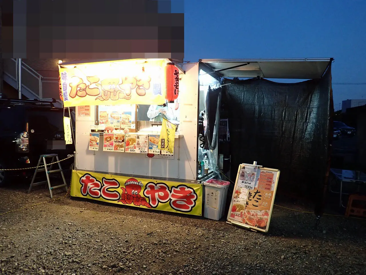 2025年夏にオープンの的場駅の駅前のキッチンカー