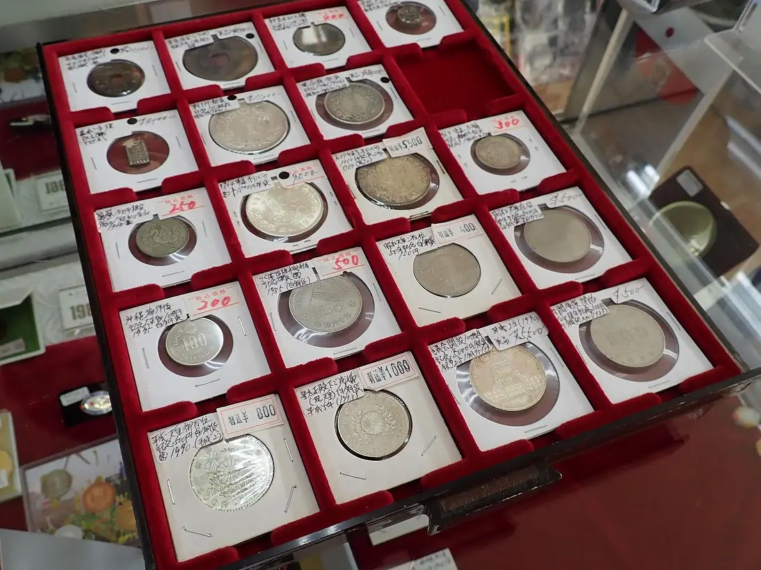 懐かしい昭和レトロの品を買取・販売する『ふるもの屋 浩山』