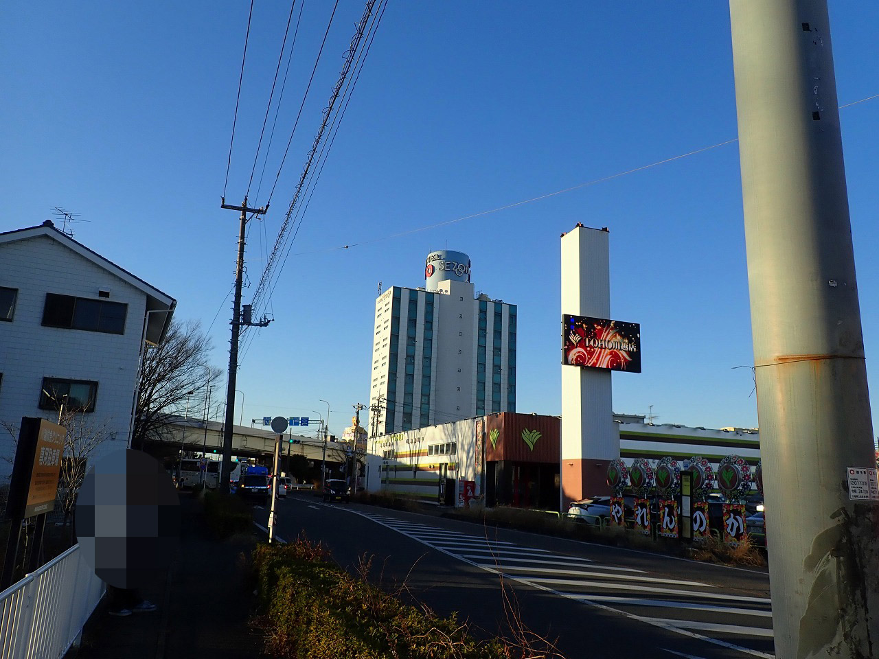 川越の小仙波の大きな建物『ホテル 10SEZON 川越』