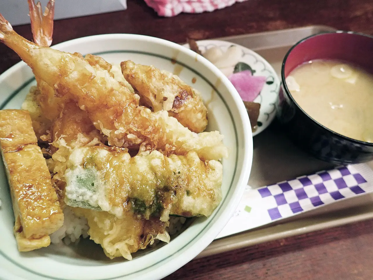 500円で天丼を食べられる『がんこおやじのわがまま食堂 凛々』
