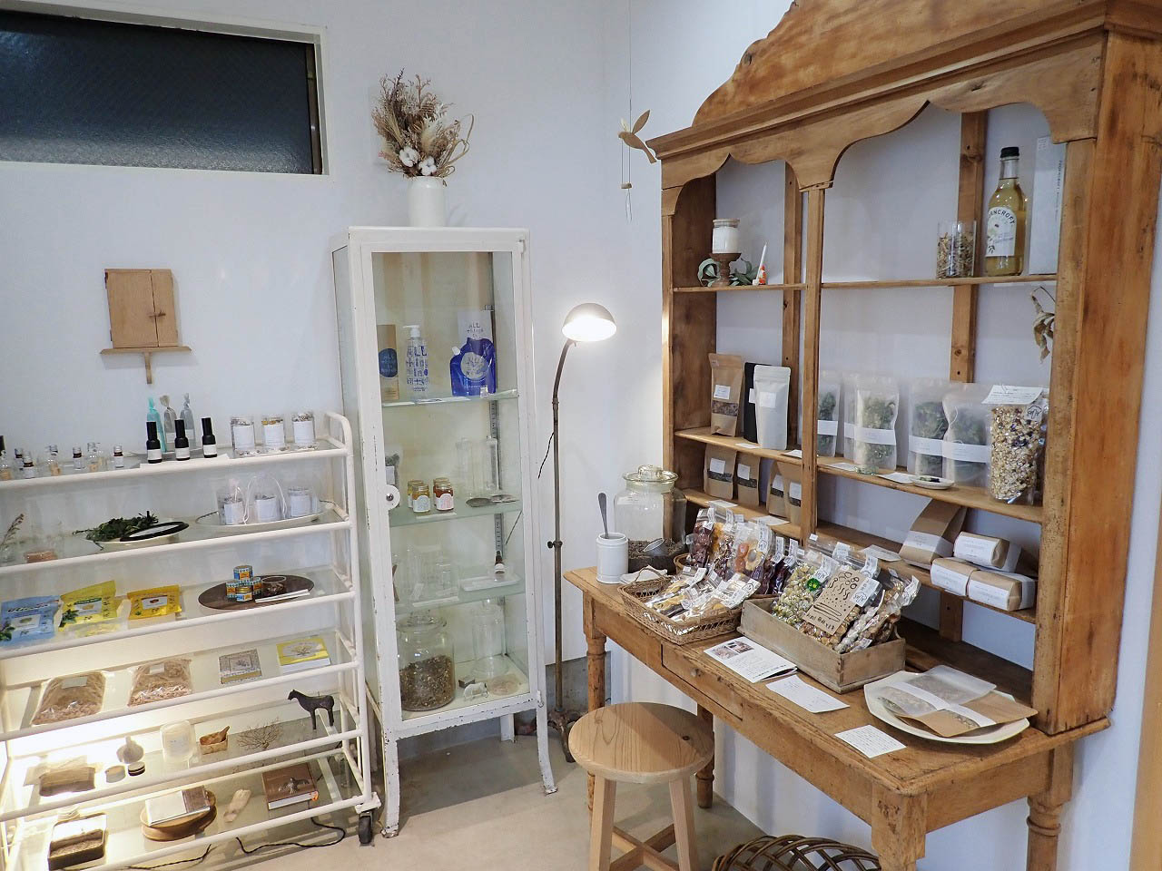 川越のお洒落な薬局『薬局トレマ』