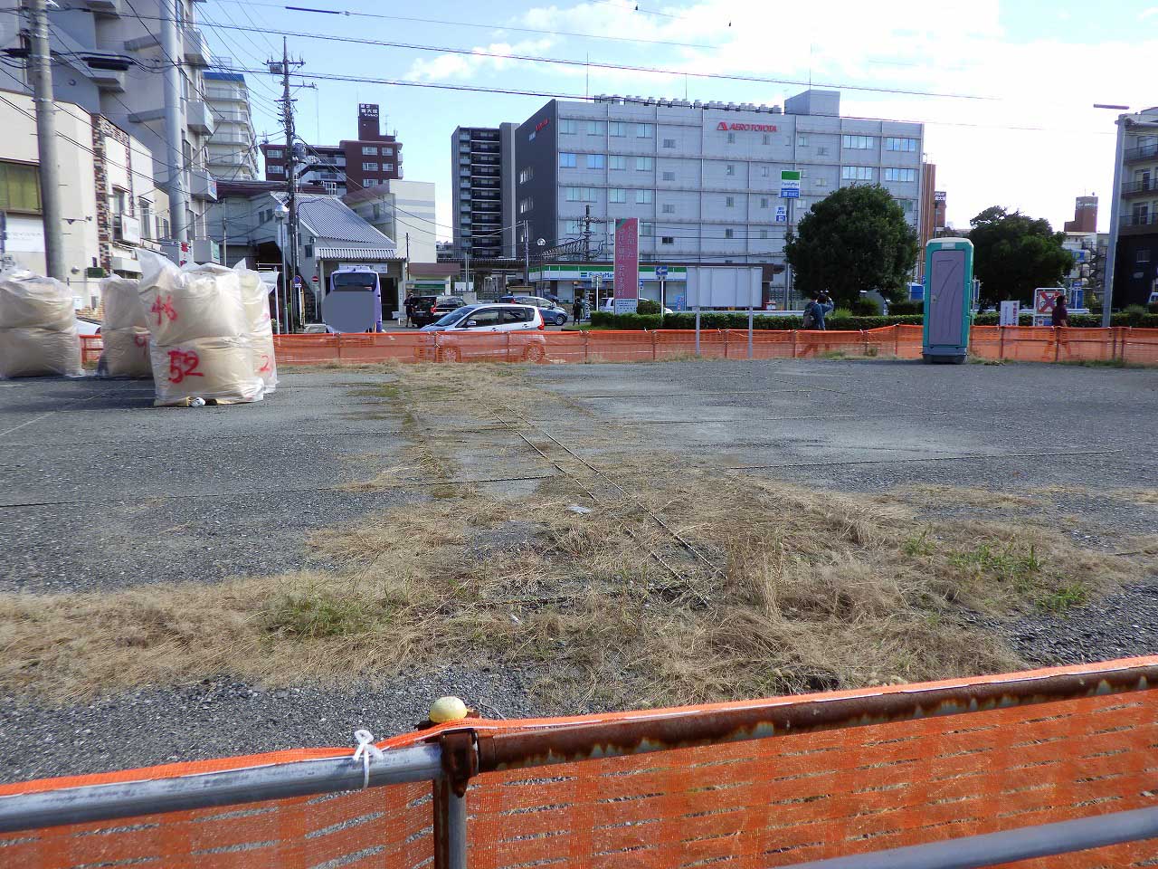 2026年9月に工事が進められている川越の南大塚駅の駅前の様子